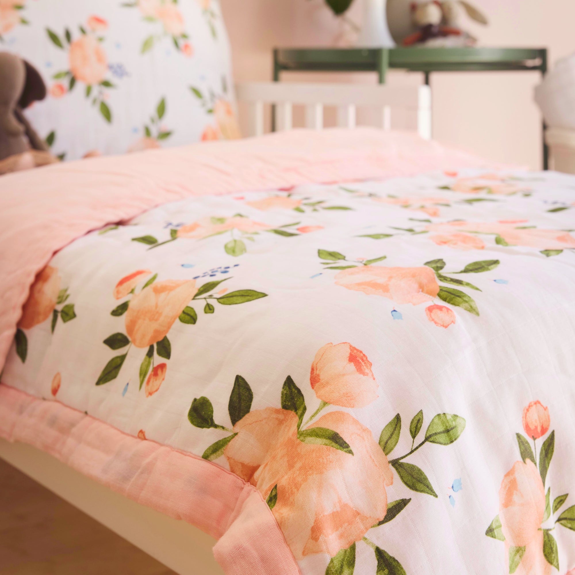 Cotton Muslin Toddler Comforter - Watercolor Roses Grande 2