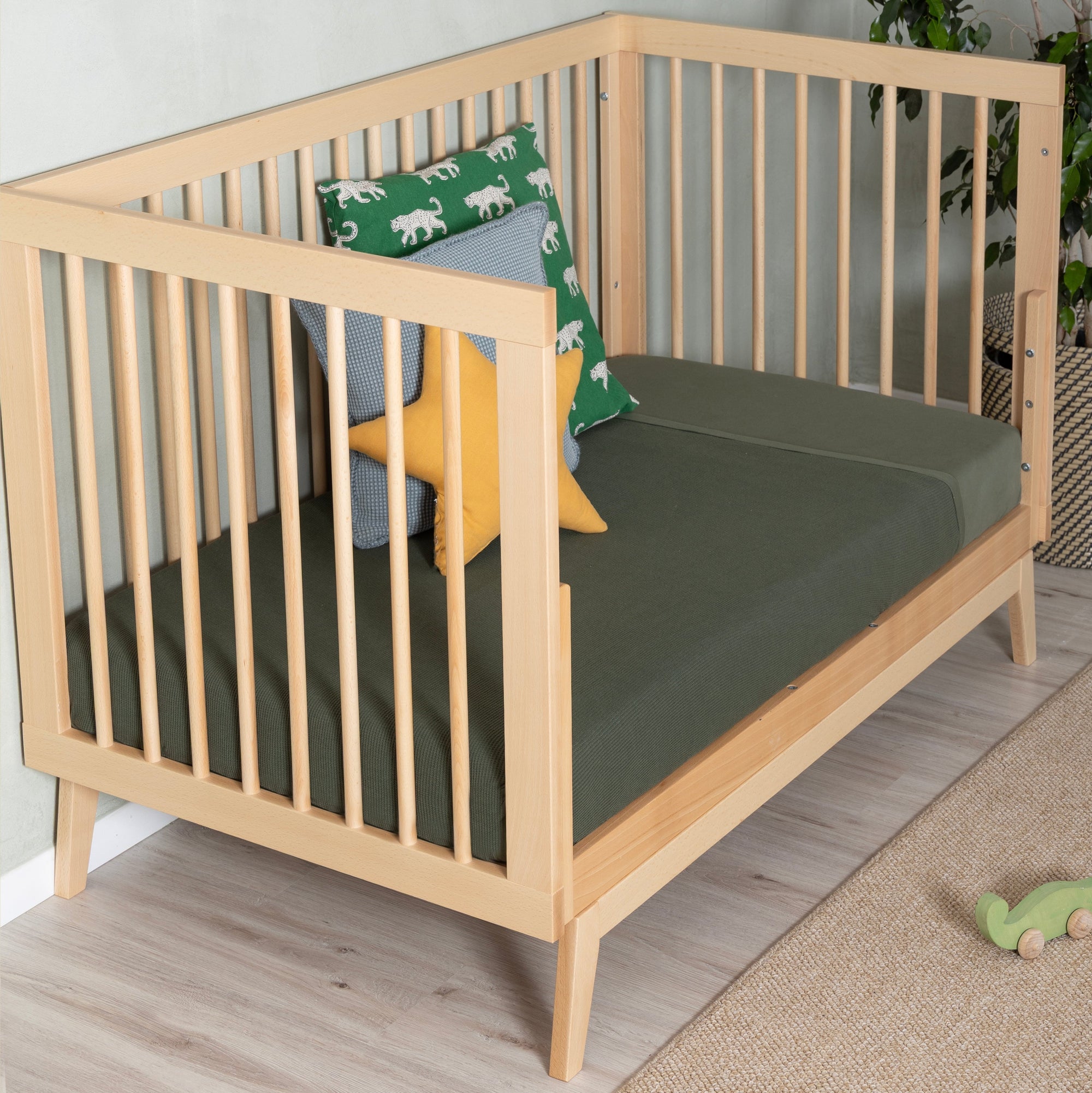 dadada Baby Soho 3-in-1 Convertible Crib