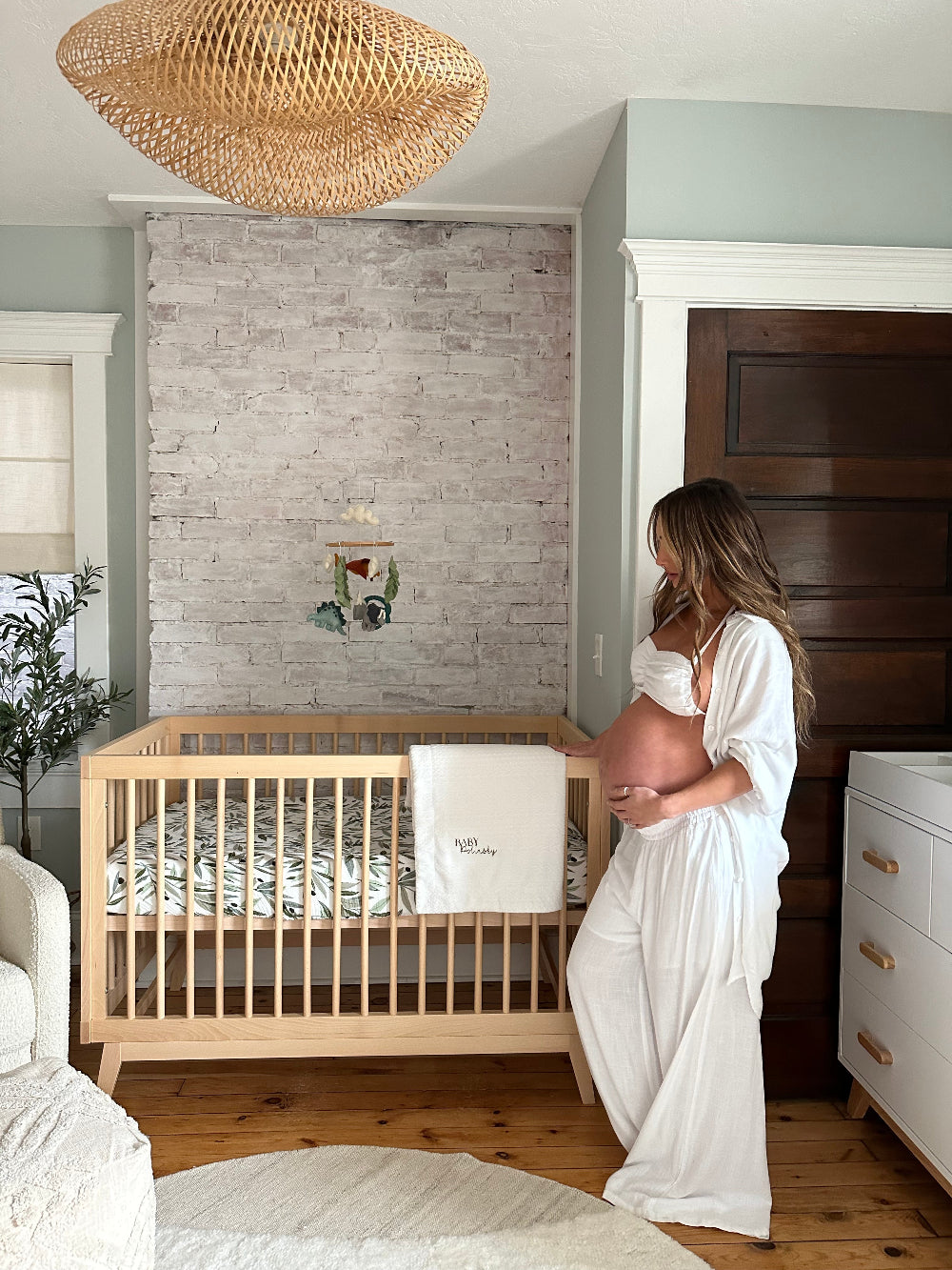 dadada Baby Soho 3-in-1 Convertible Crib