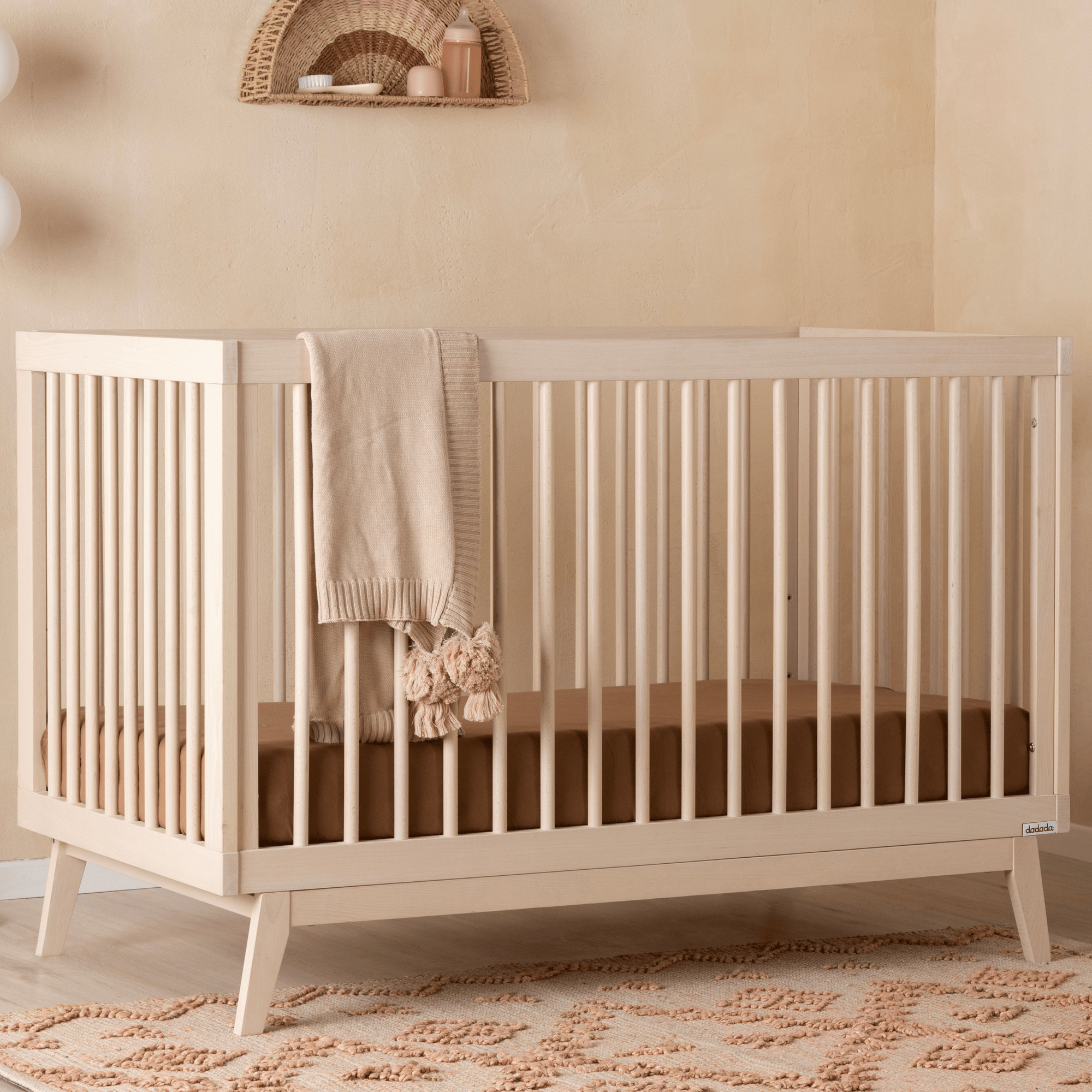 dadada Baby Soho 3-in-1 Convertible Crib