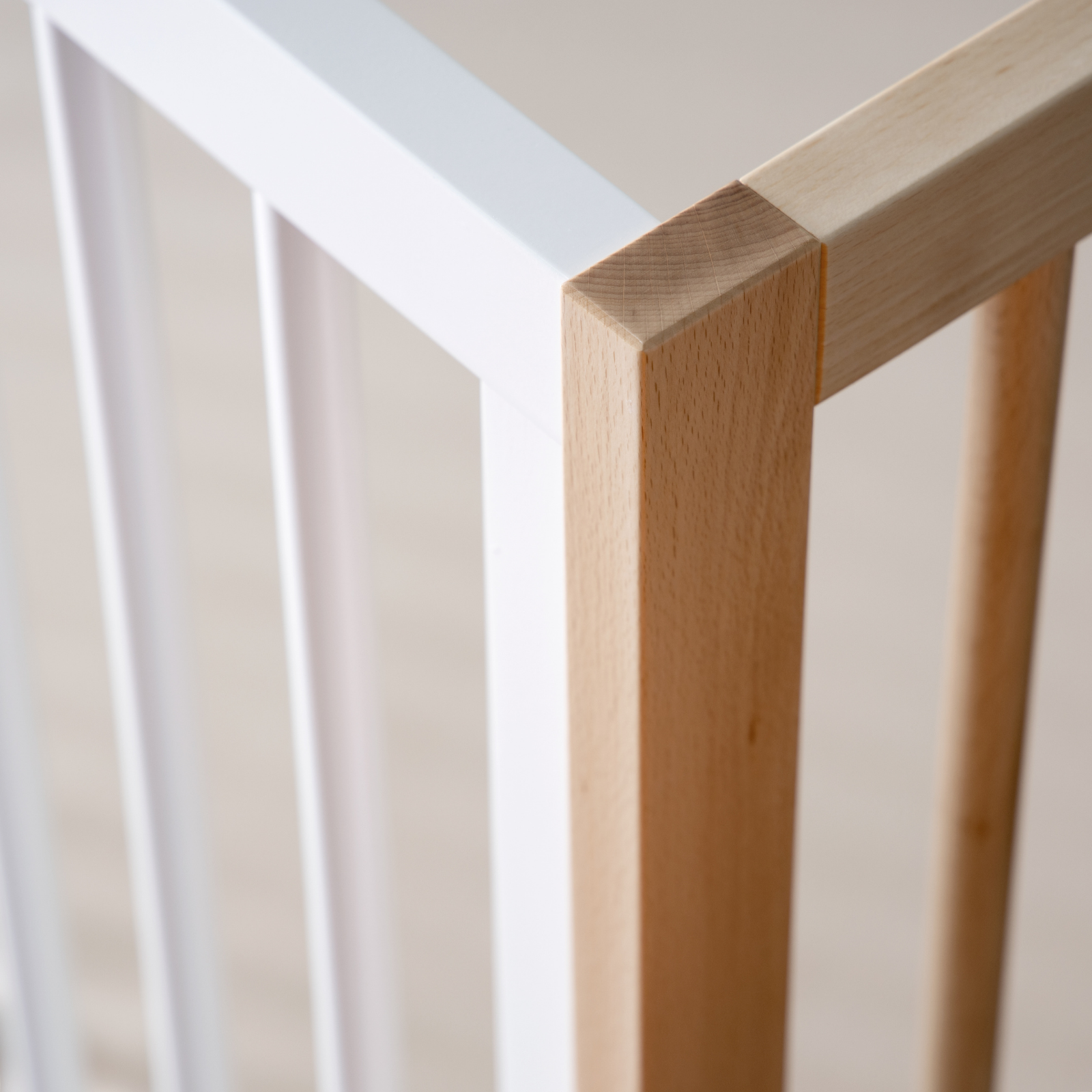 dadada Baby Jolly 3-in-1 Convertible Crib