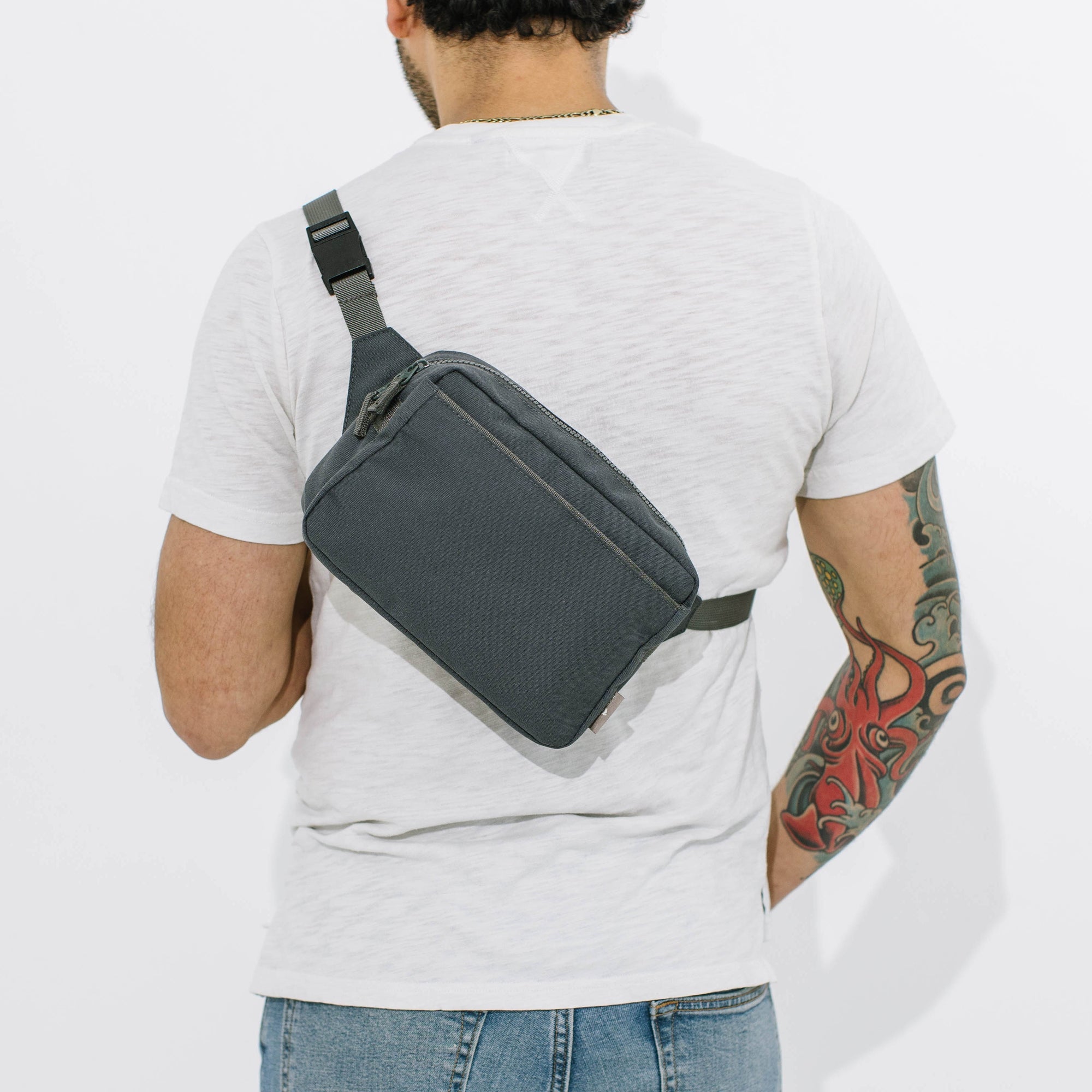 Red Rovr® Joey Belt Bag - Charcoal