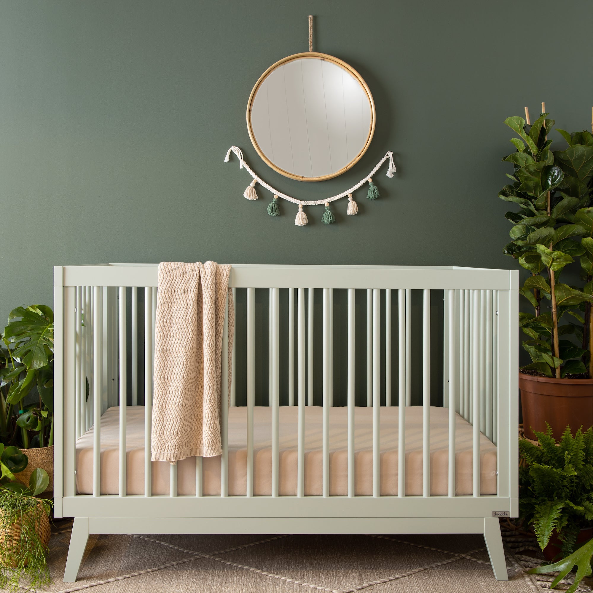 dadada Baby Soho 3-in-1 Convertible Crib