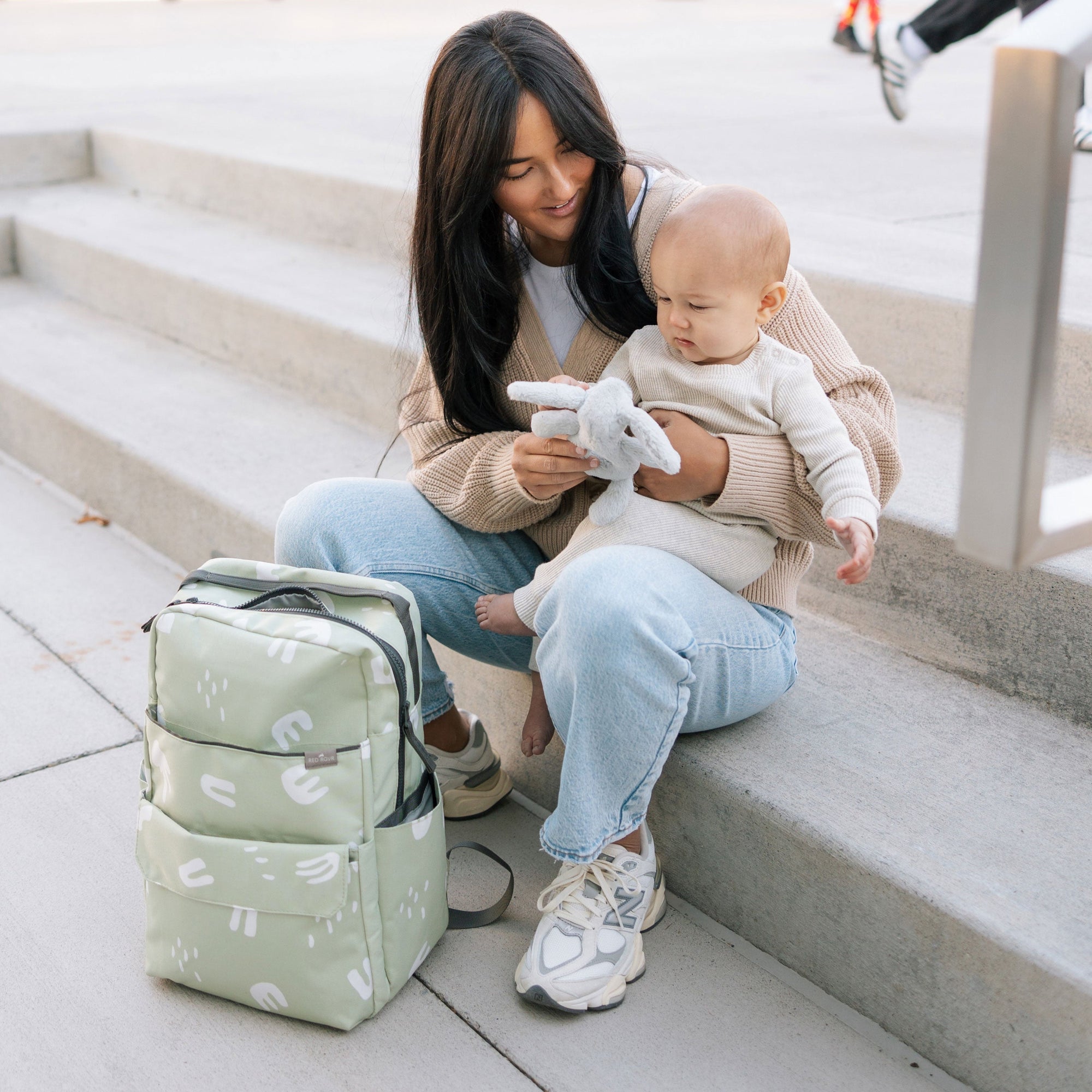 Red Rovr® Roo Backpack - Pear Doodle