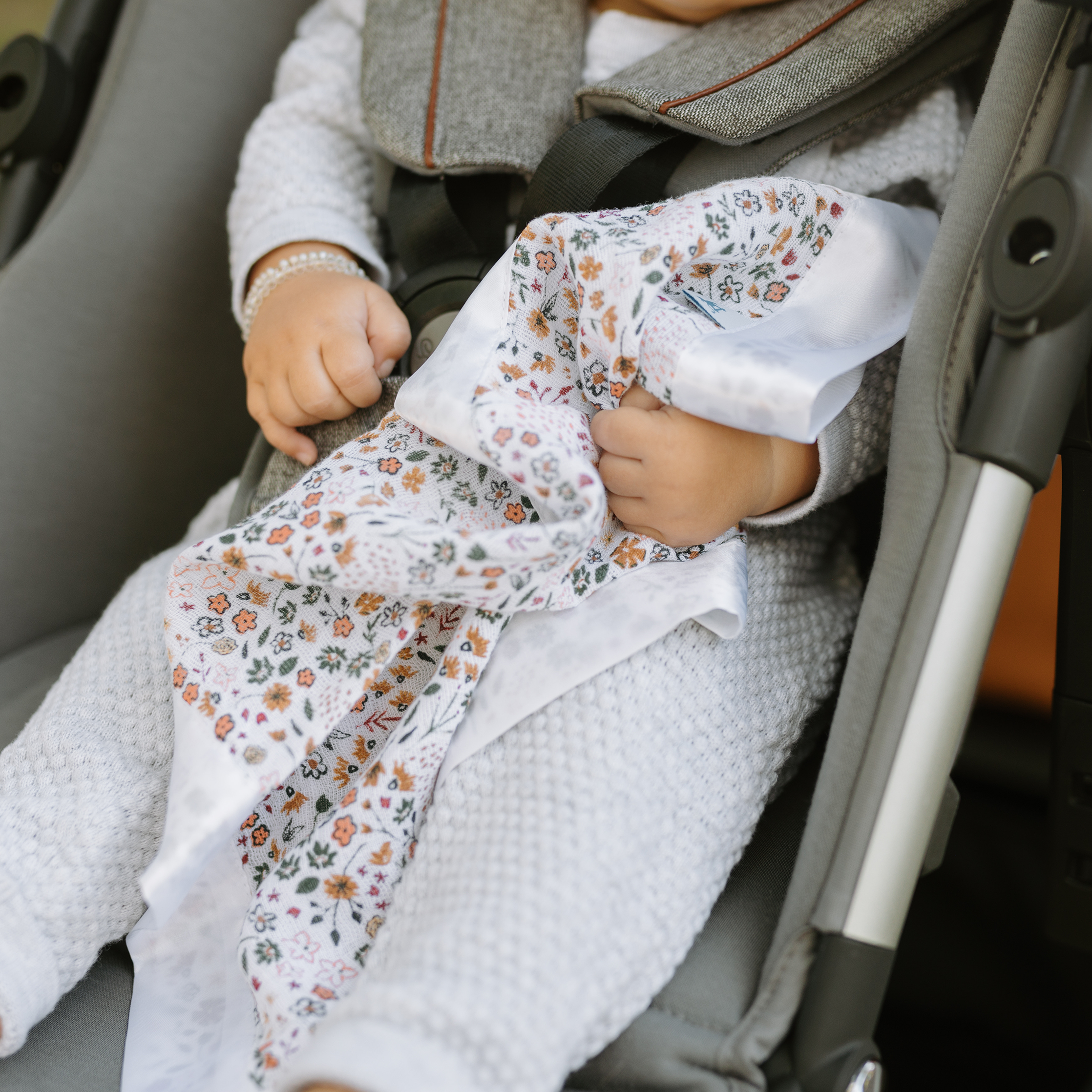 Little unicorn deals muslin security blanket