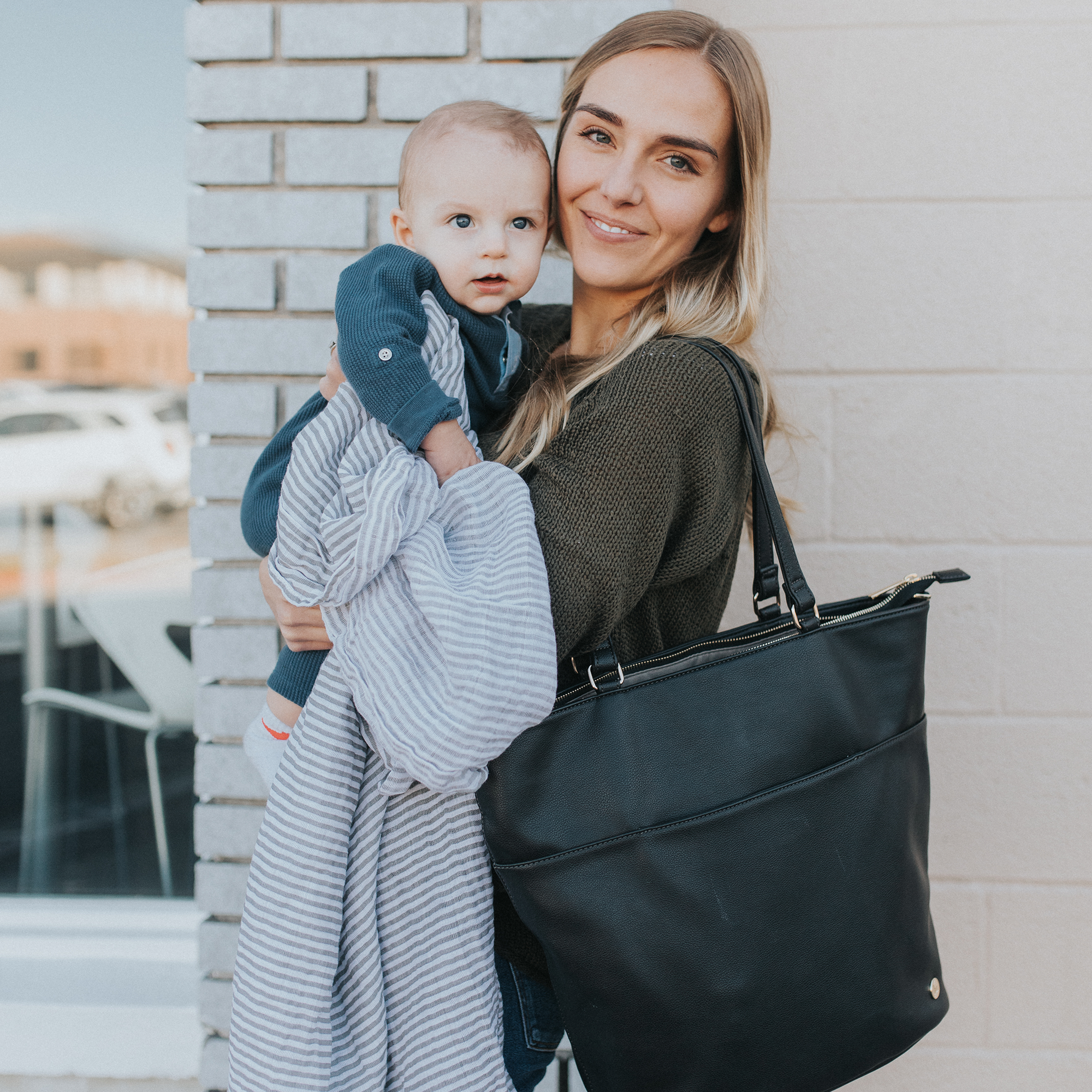 Citywalk Tote Black - Gold Hardware