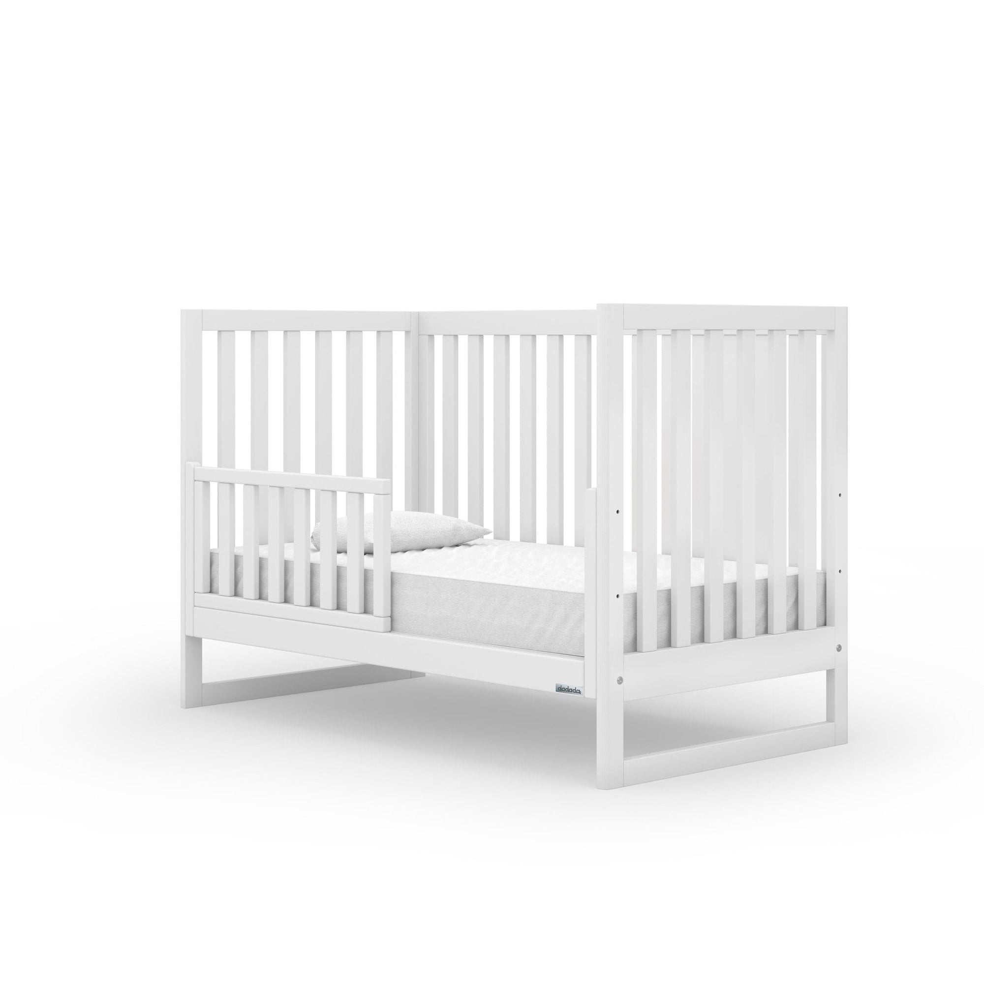 dadada Baby Austin 3-in-1 Convertible Crib