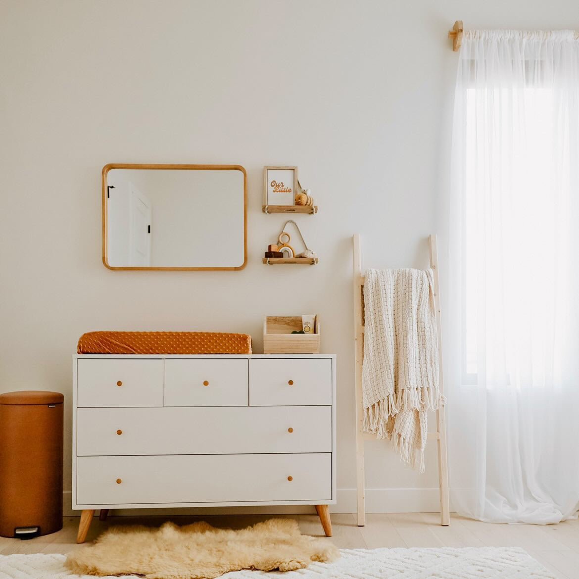 dadada Austin 5-Drawer Dresser - White/Walnut dadada Austin 5-Drawer Dresser - White/Walnut