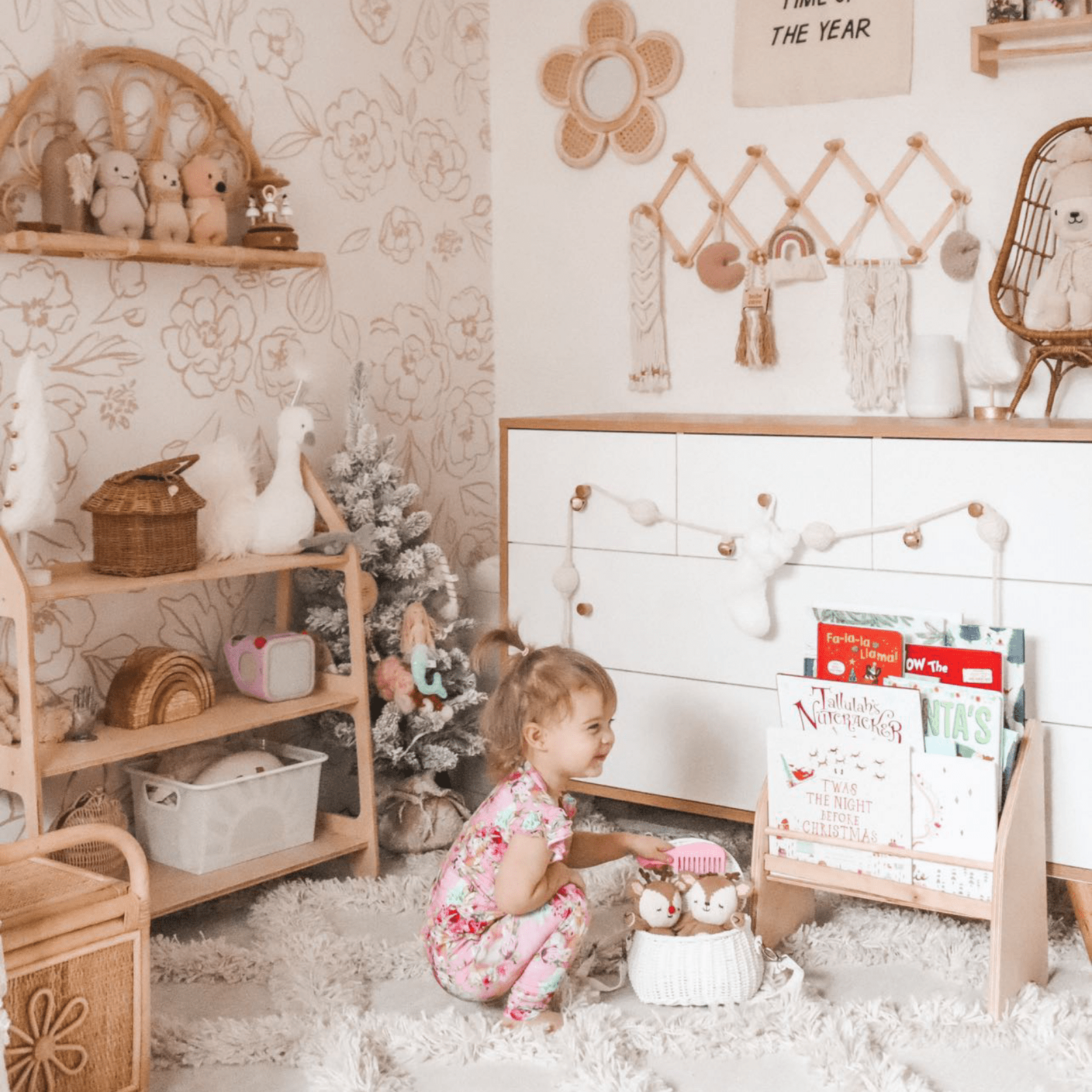 dadada Baby Austin 5-Drawer Nursery Dresser