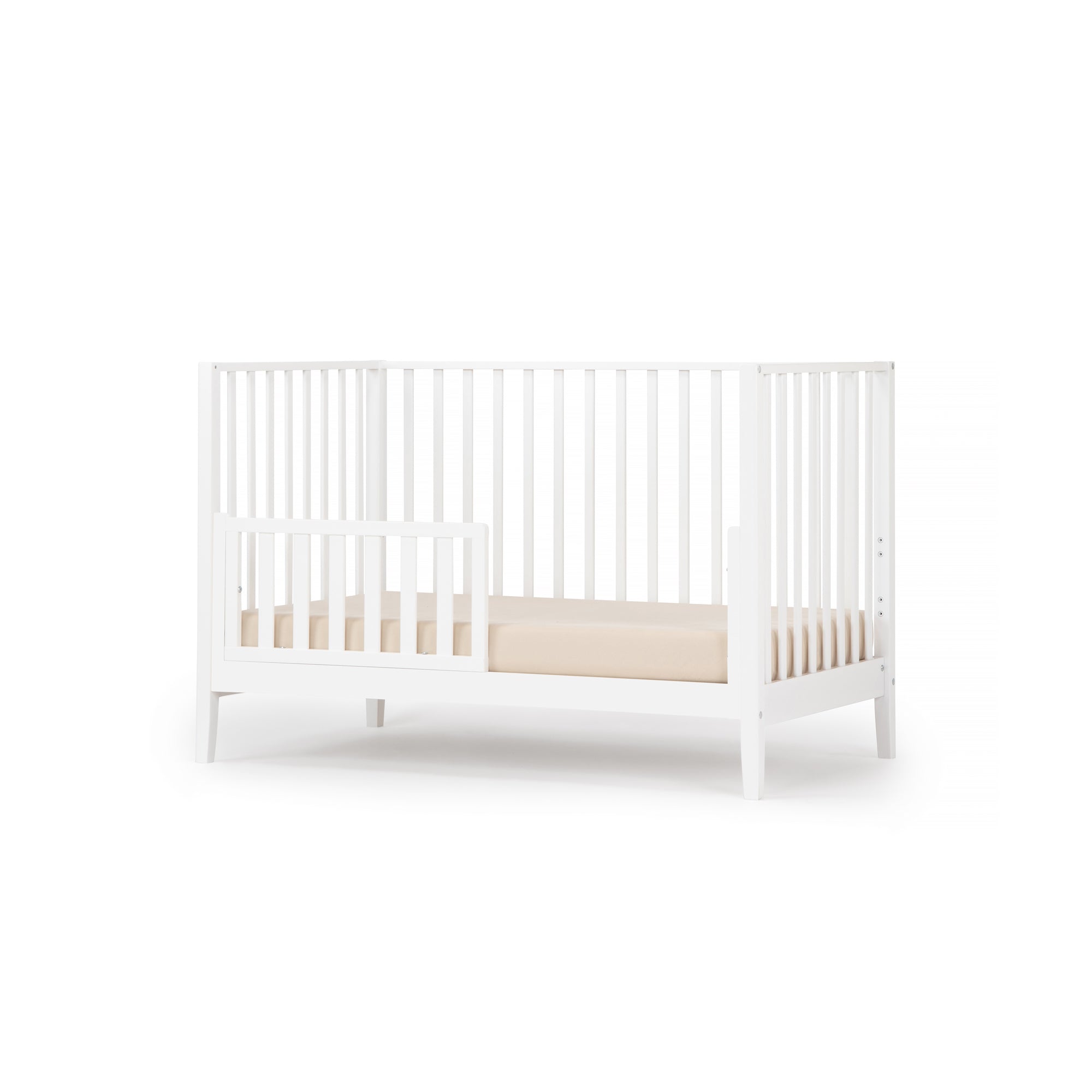 dadada Baby LaLa 3-in-1 Convertible Crib