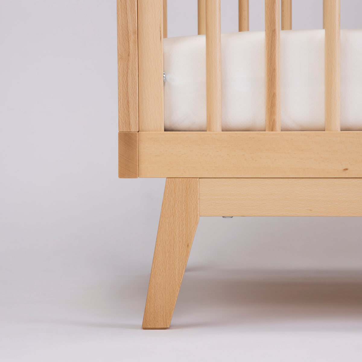 dadada Baby Soho 3-in-1 Convertible Crib