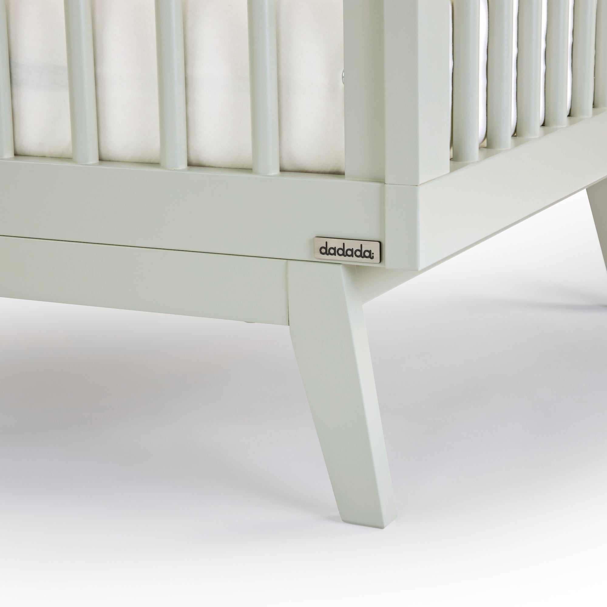 dadada Baby Soho 3-in-1 Convertible Crib