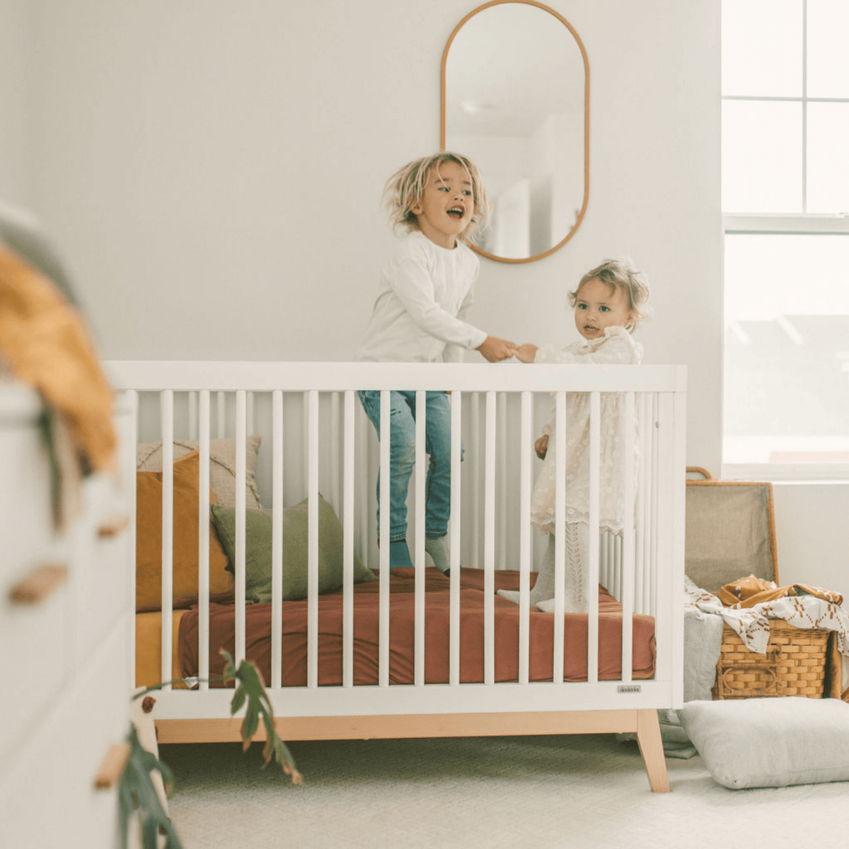 dadada Baby Soho 3-in-1 Convertible Crib