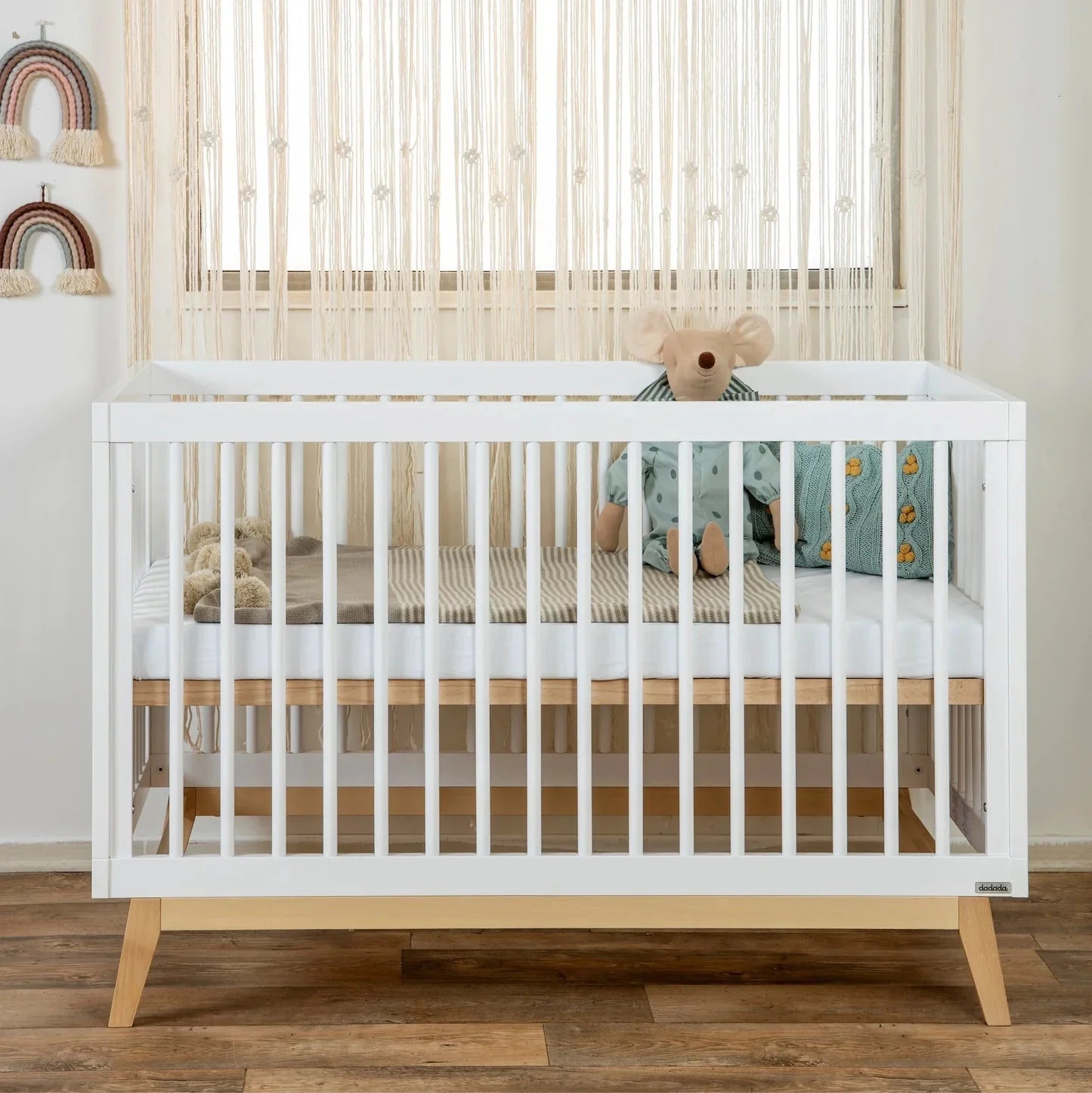 dadada Baby Soho 3-in-1 Convertible Crib