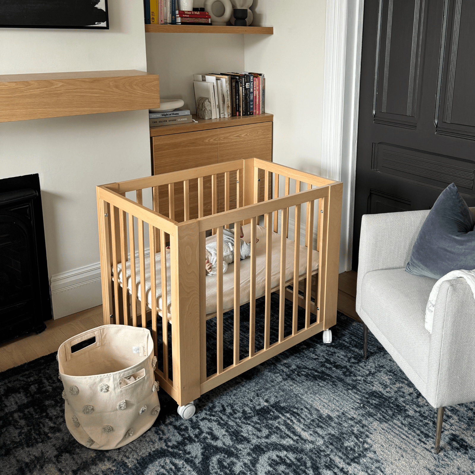 dadada Baby Spirit 8-in-1 Convertible Crib