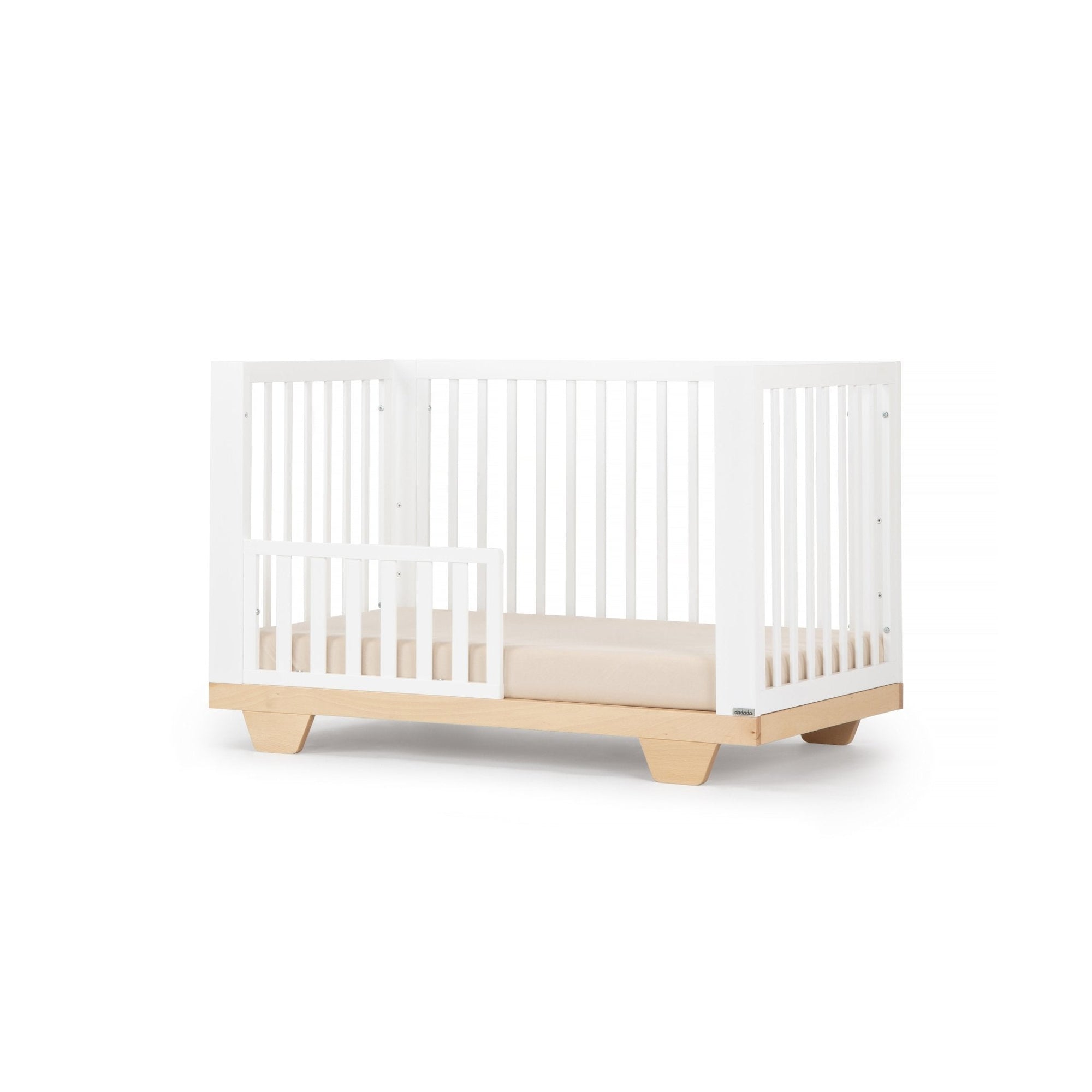 dadada Baby Spirit 8-in-1 Convertible Crib